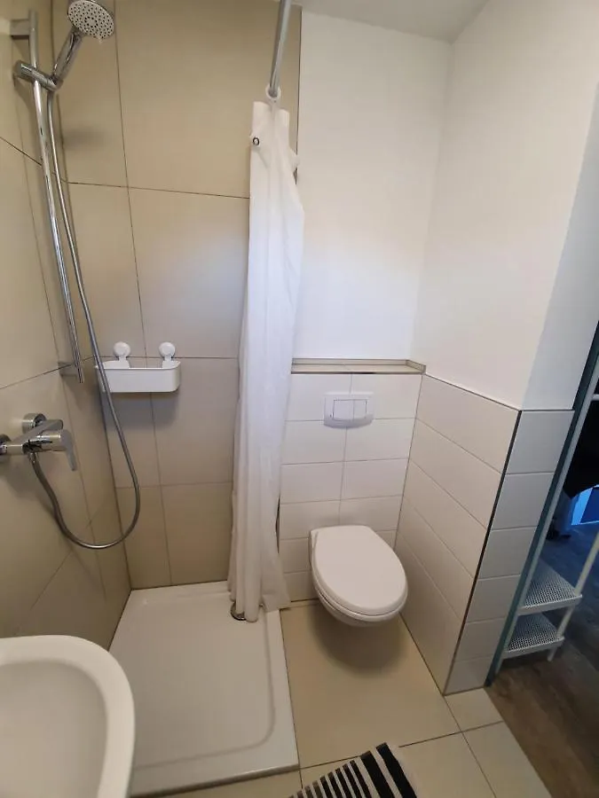Ferienwohnung Raiffeisenstrasse - Obernburg Obernburg am Main 0*,  Tyskland